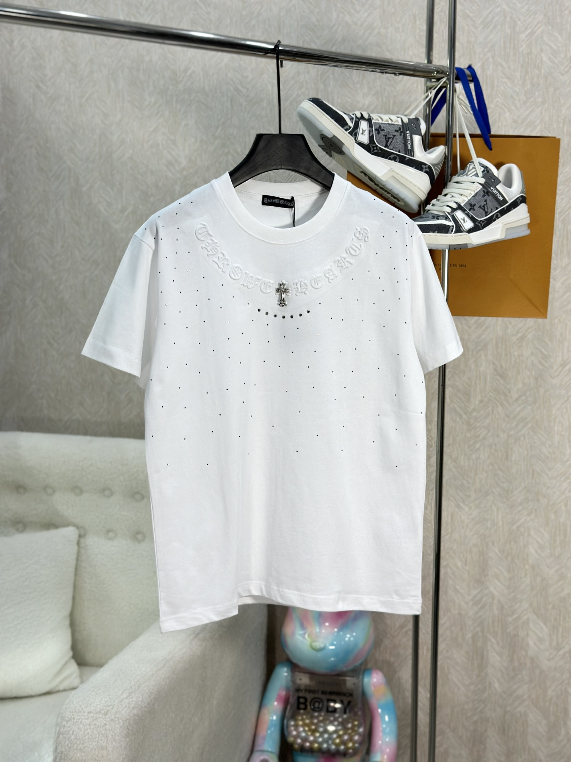 Áo phông T-shirt Chrome Heart CH logo chữ nổi đính đá Like Auth on web VTN